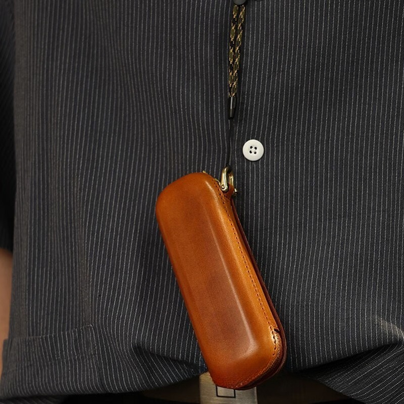 Custodia per occhiali in pelle - Travel Accessories Display recensione e prezzo